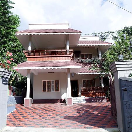 Ferndale Homestay Thekkady Luaran gambar