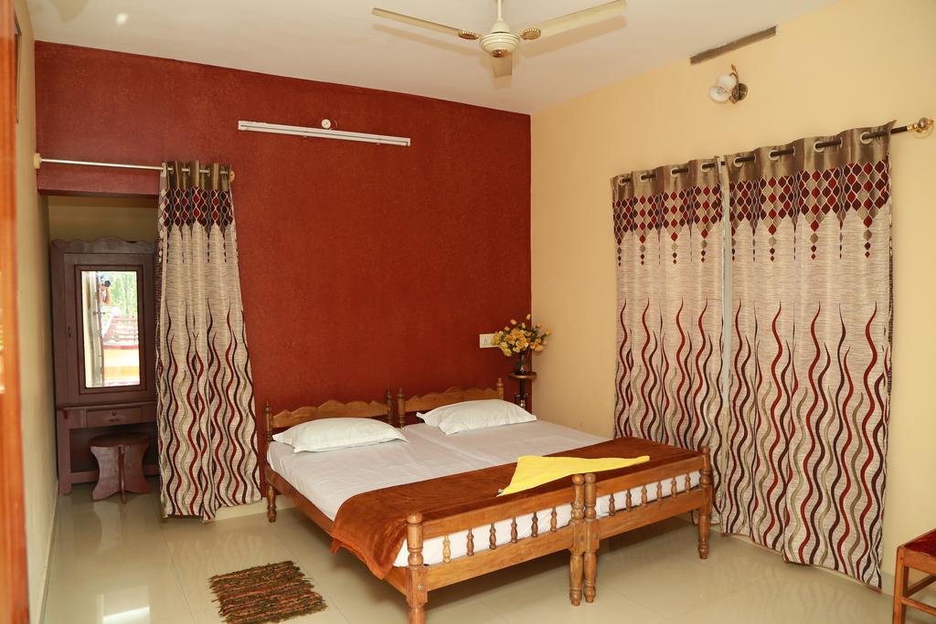 Ferndale Homestay Thekkady Luaran gambar