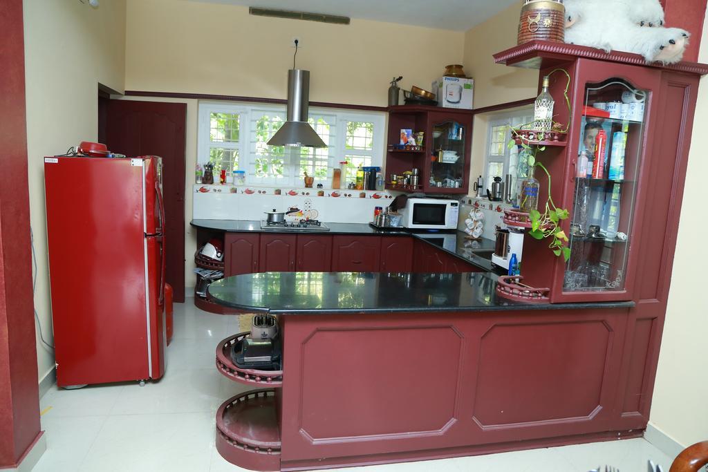 Ferndale Homestay Thekkady Luaran gambar
