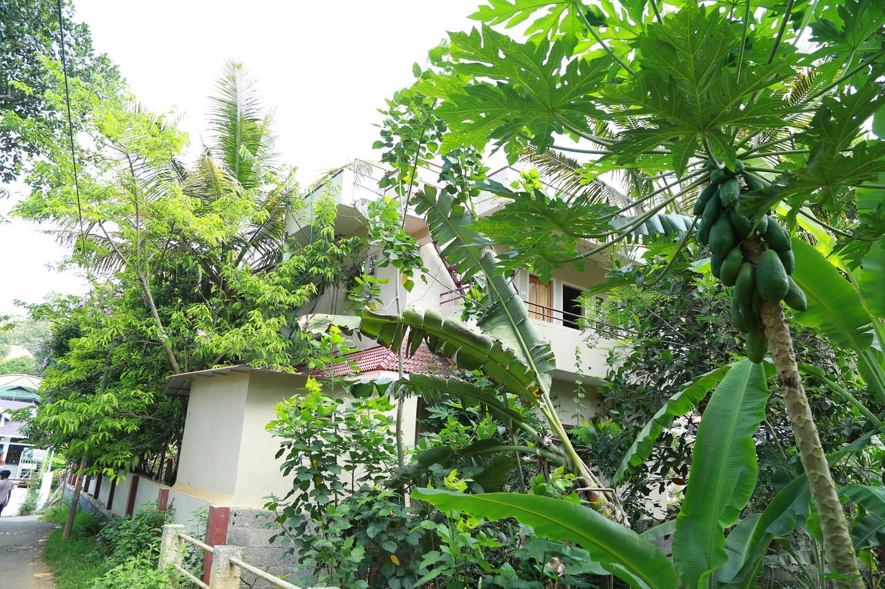 Ferndale Homestay Thekkady Luaran gambar